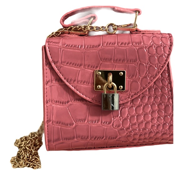 NWT- Cute Mini Croc Bag in Pink. Private Label- OFFERS WELCOME‼️‼️ - Picture 4 of 6